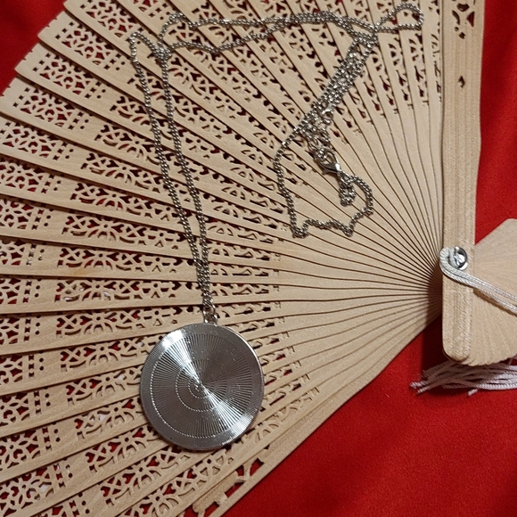 Super Kool Necklace - Picture 5 of 14